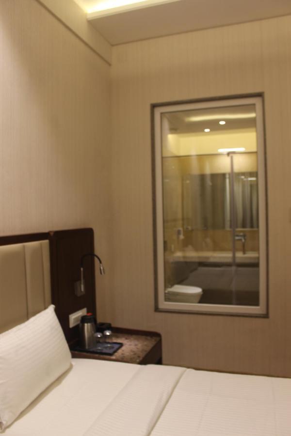 Hotel Rajhans Abhinandan Bhopal Exterior foto