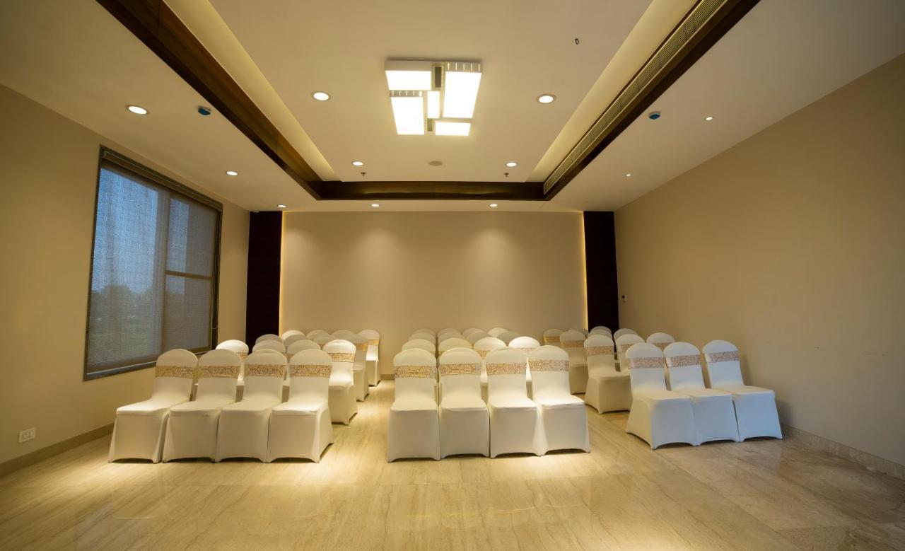 Hotel Rajhans Abhinandan Bhopal Exterior foto