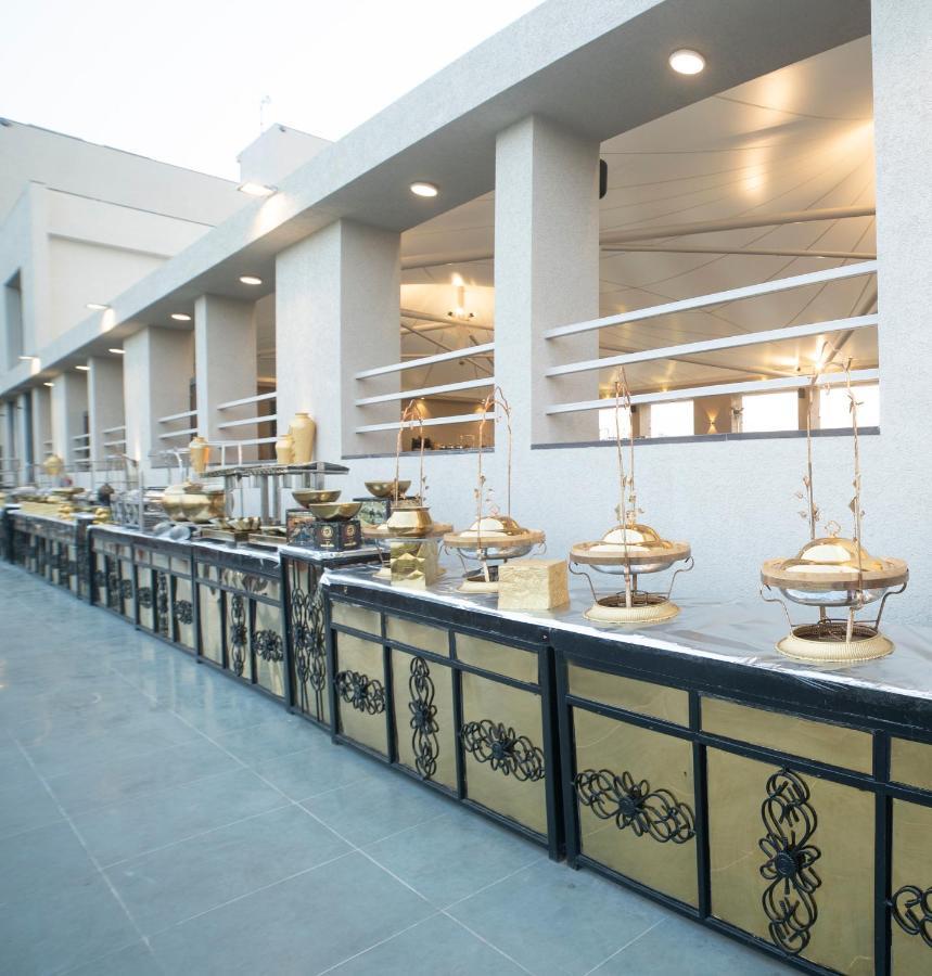 Hotel Rajhans Abhinandan Bhopal Exterior foto
