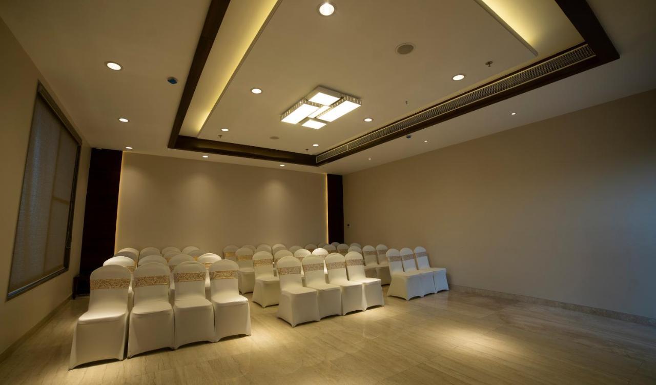 Hotel Rajhans Abhinandan Bhopal Exterior foto