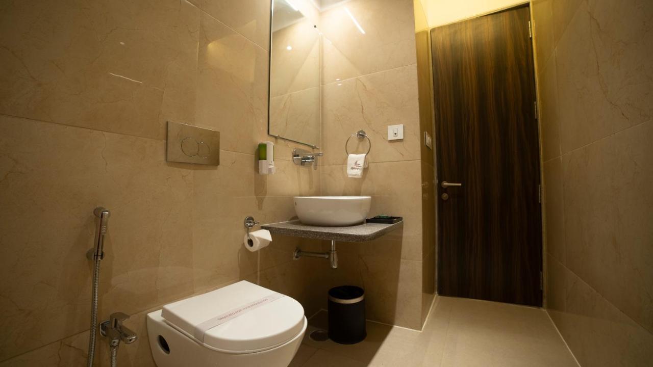 Hotel Rajhans Abhinandan Bhopal Exterior foto