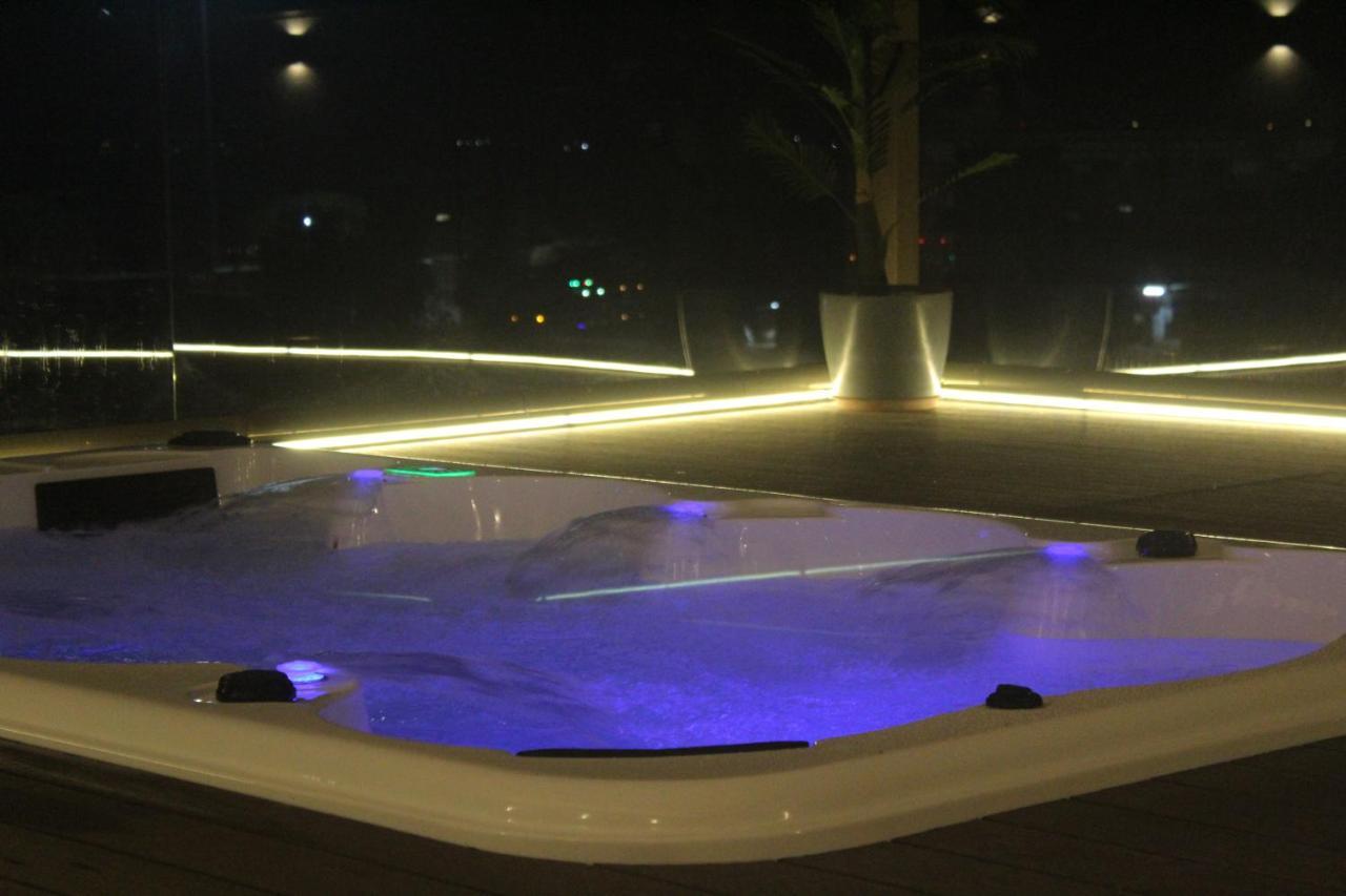 Hotel Rajhans Abhinandan Bhopal Exterior foto